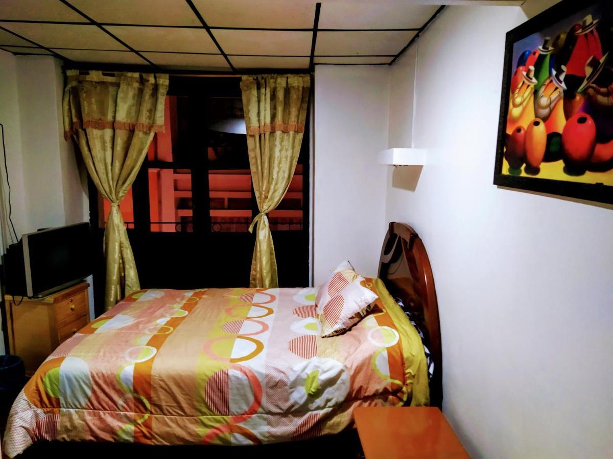 קיטו Hostal Latitud Ecuem מראה חיצוני תמונה